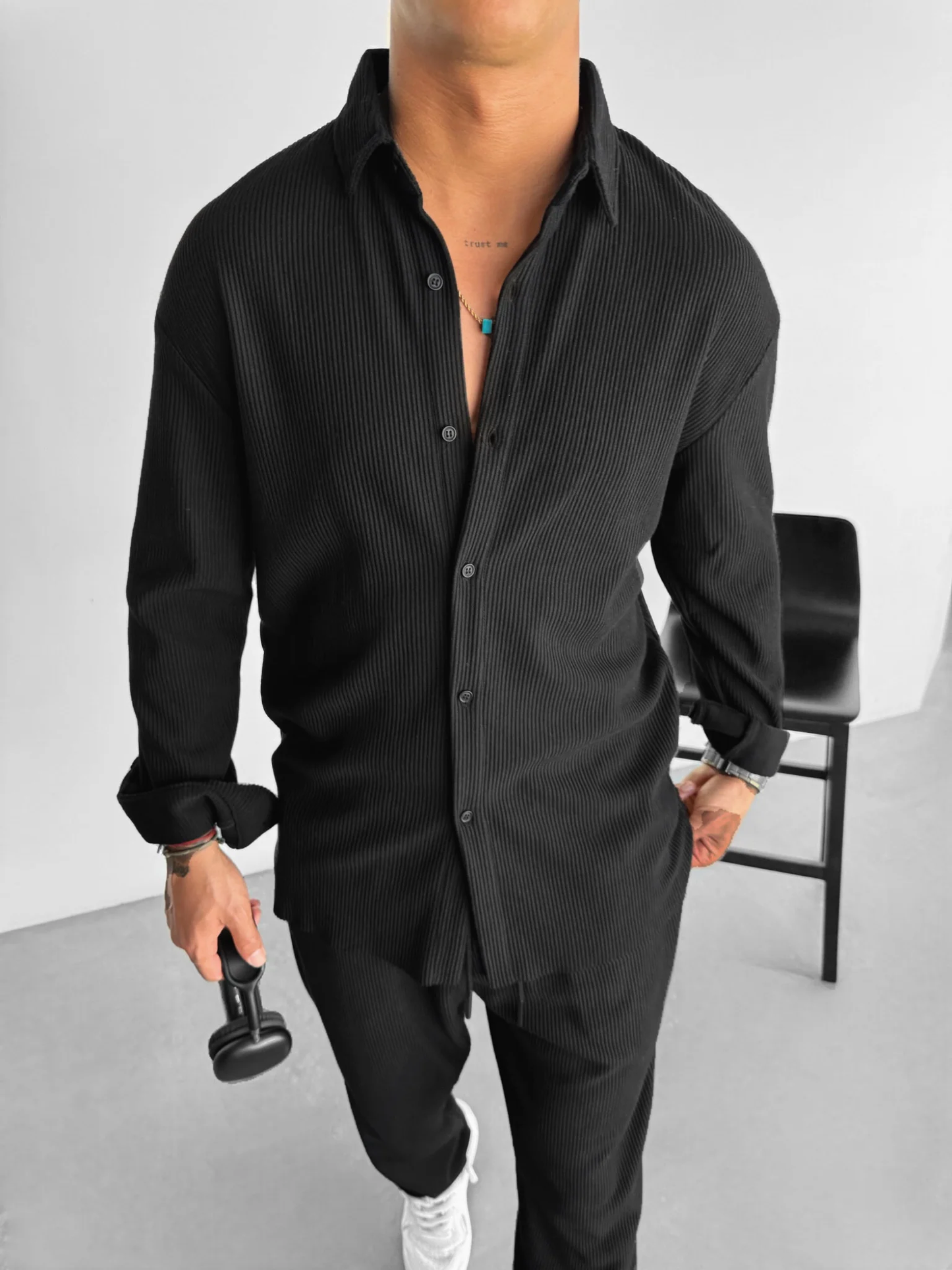 over sized sleeved cord shirt