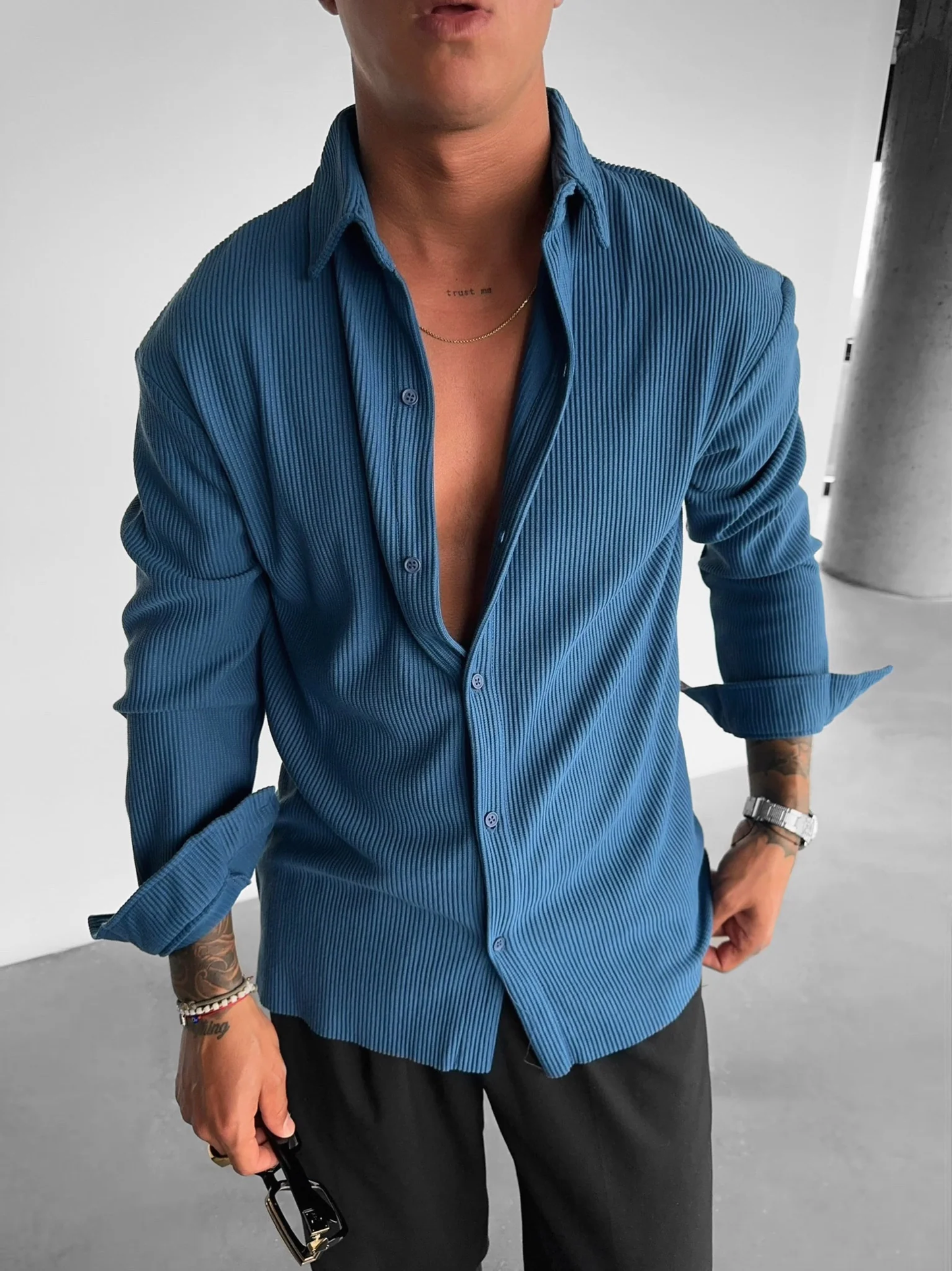 over sized sleeved cord shirt