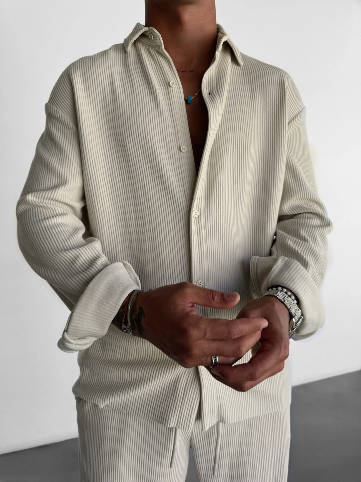 over sized sleeved cord shirt
