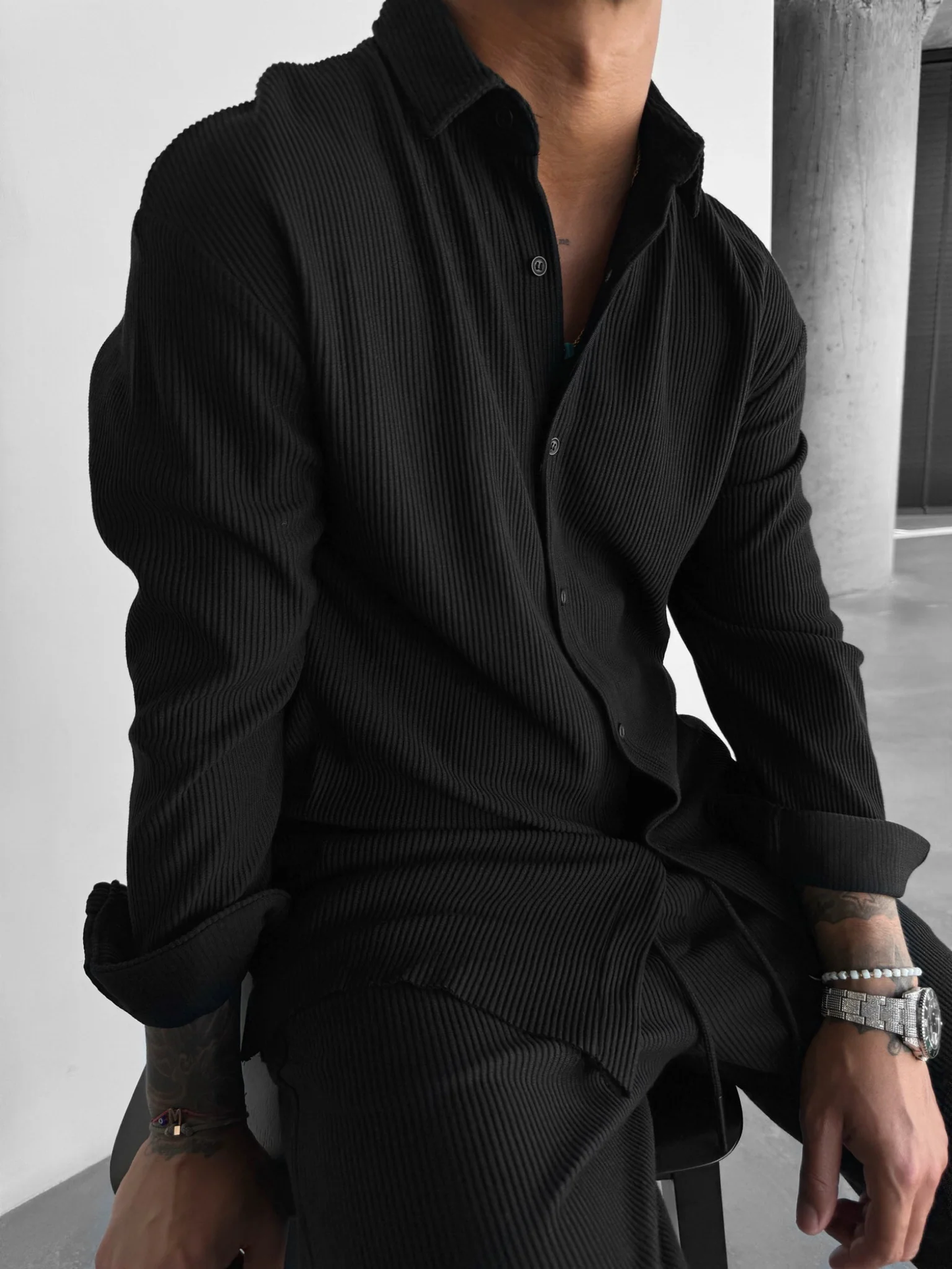 over sized sleeved cord shirt