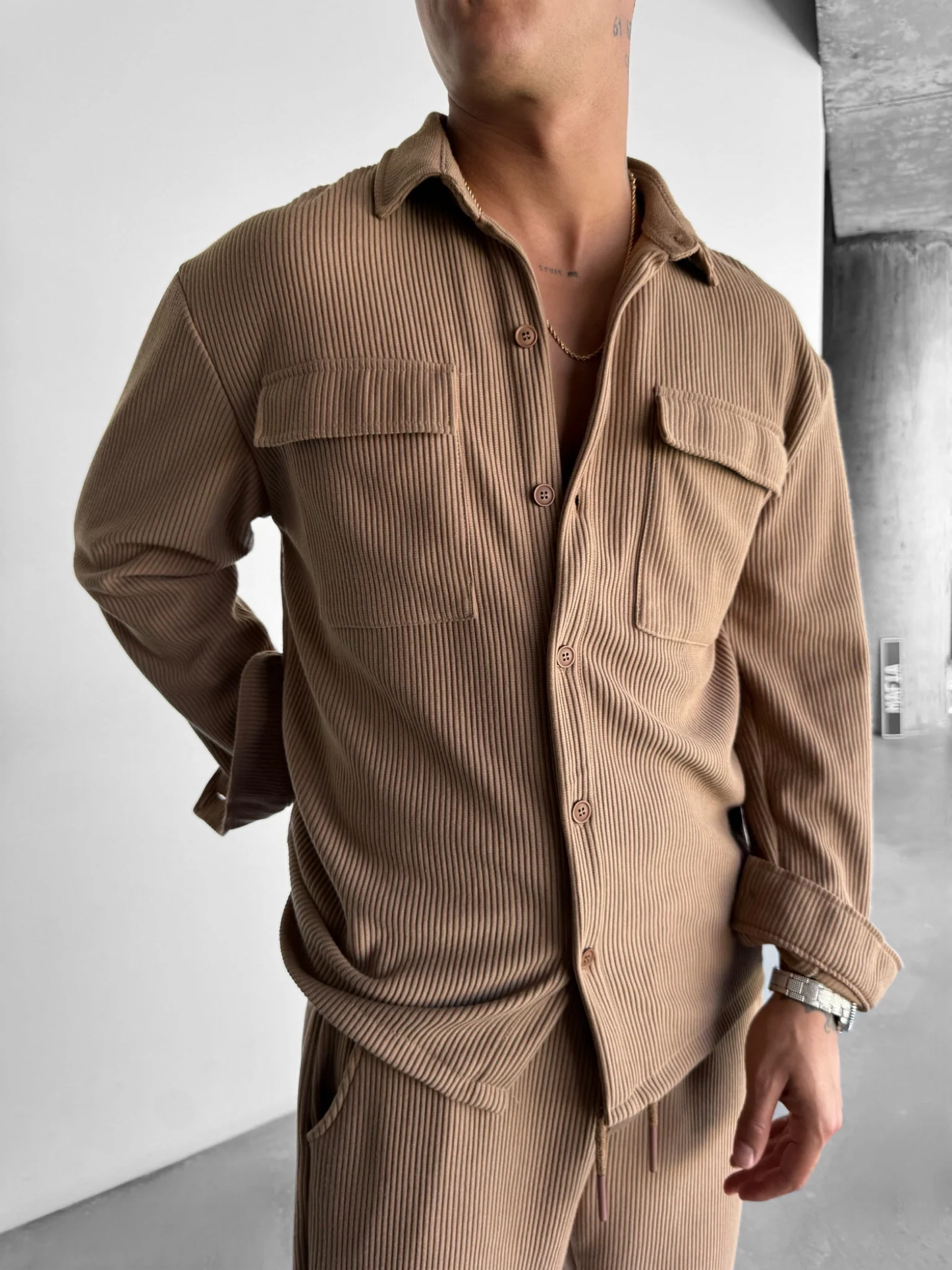 over sized sleeved cord double pocket cafe shirt